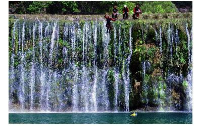 Rafting, Kayak, Canyoning Initiation au canyoning dans les Pyrénées-Orientales