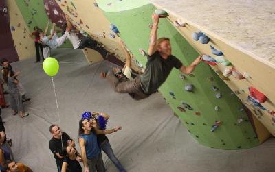 Escalade, Via ferrata, Spéléologie Power Plate et escalade sur blocs dans le Val-d'Oise