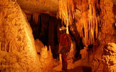 Escalade, Via ferrata, Spéléologie Initiation à la spéléologie en Charente