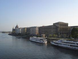 Pest et le parlement