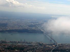 Le pont du 25 avril vu du ciel