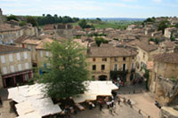 Restaurant dans Saint-Emilion sur la place infrieure