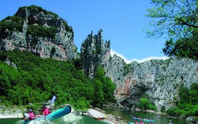 Rafting, Kayak, Canyoning Descente gourmande des Gorges de l'Ardèche en canoë pour 2